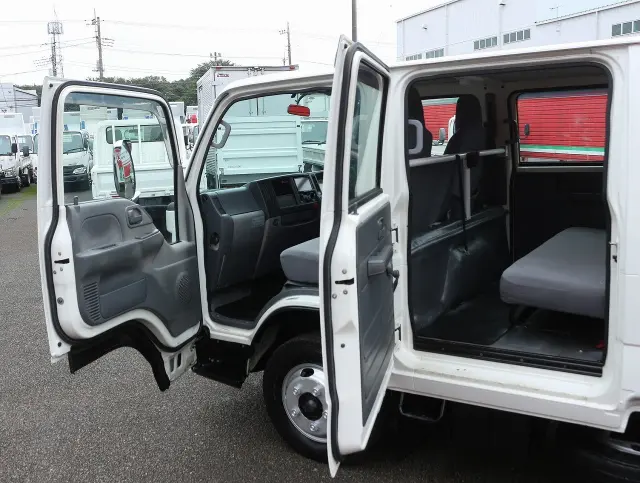 いすゞ エルフ TRG-NJR85A(2WD)の写真3