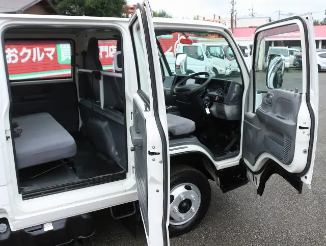 いすゞ エルフ TRG-NJR85A(2WD)の写真4