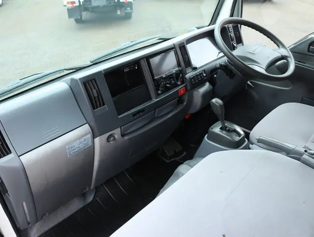 いすゞ エルフ TRG-NJR85A(2WD)の写真33