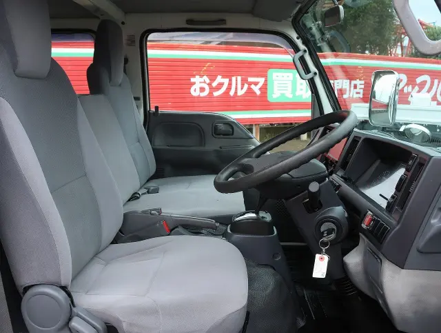 いすゞ エルフ TRG-NJR85A(2WD)の写真34