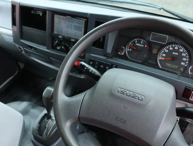 いすゞ エルフ TRG-NJR85A(2WD)の写真36