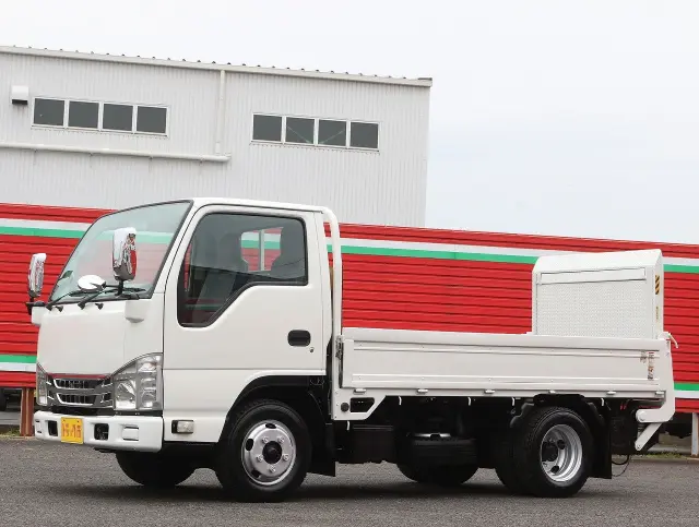 フロント|いすゞ エルフ TPG-NJR85A(2WD)の写真1