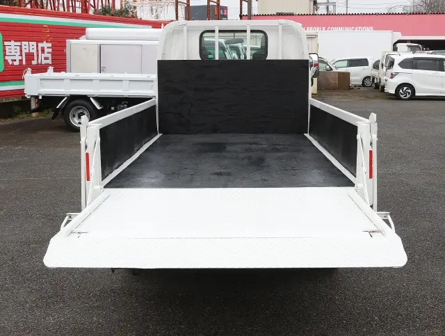 いすゞ エルフ TPG-NJR85A(2WD)の写真25