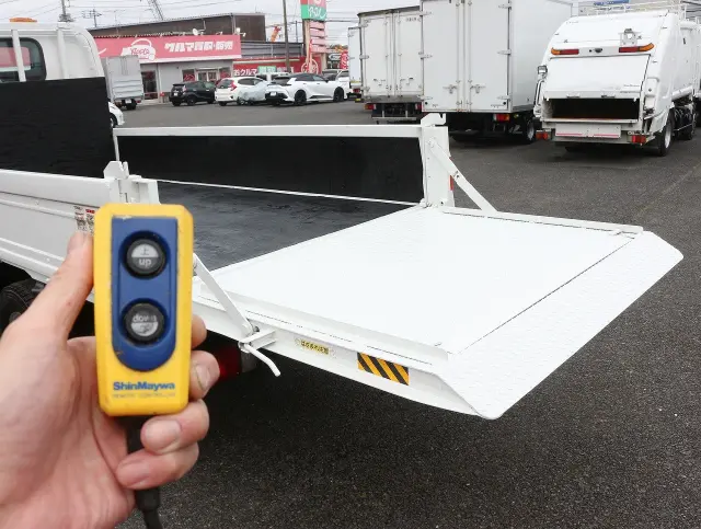 いすゞ エルフ TPG-NJR85A(2WD)の写真27