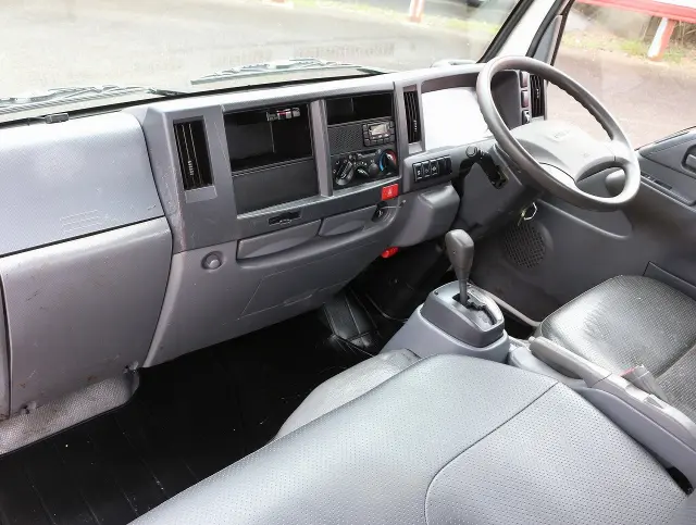 いすゞ エルフ TPG-NJR85A(2WD)の写真36