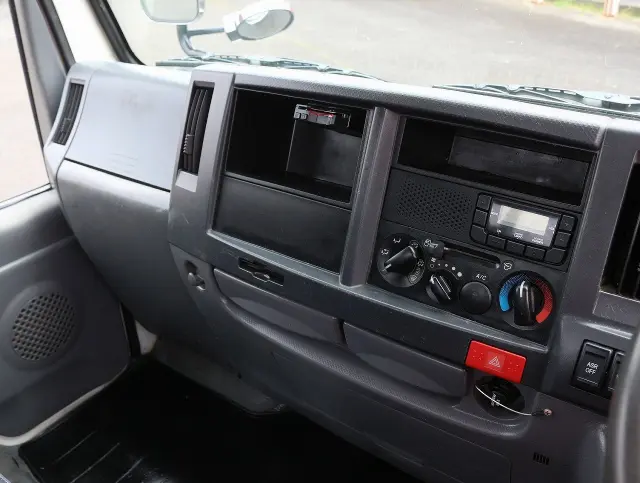 いすゞ エルフ TPG-NJR85A(2WD)の写真39