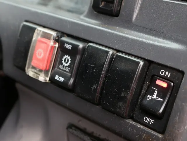 いすゞ エルフ TPG-NJR85A(2WD)の写真40