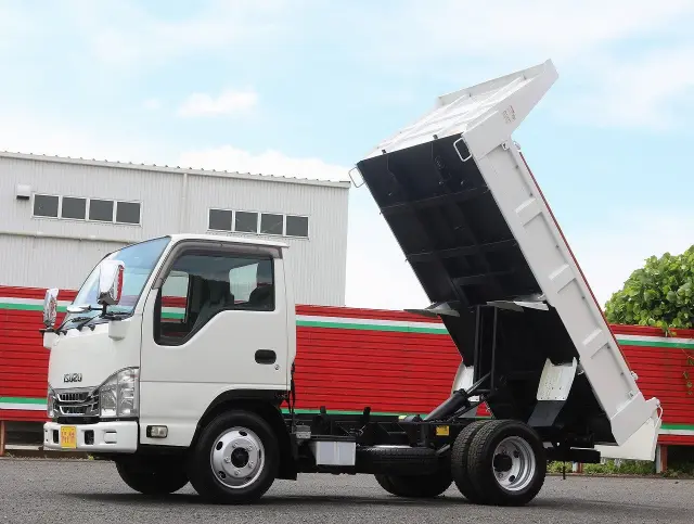 フロント|いすゞ エルフ TPG-NKR85AN(2WD)の写真1