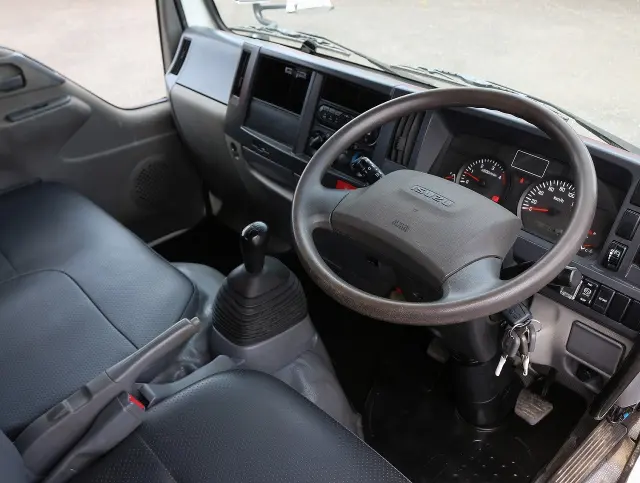 いすゞ エルフ TPG-NKR85AN(2WD)の写真3