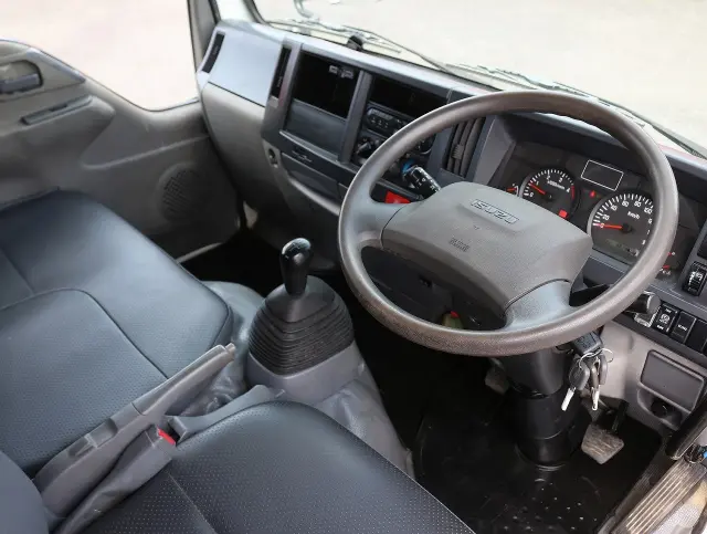 いすゞ エルフ TPG-NKR85AN(2WD)の写真31
