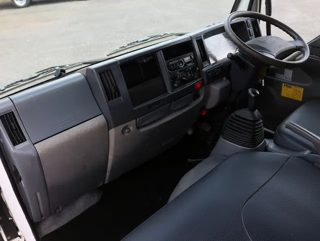 いすゞ エルフ TPG-NKR85AN(2WD)の写真32