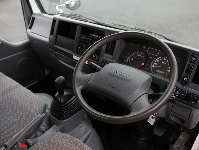 いすゞ エルフ TRG-NJR85A(2WD)の写真27