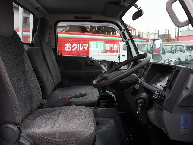 いすゞ エルフ TRG-NJR85A(2WD)の写真28