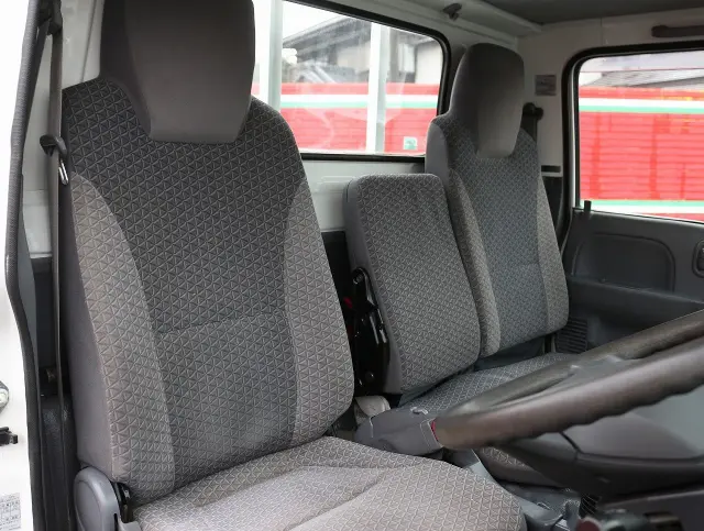 いすゞ エルフ TRG-NJR85A(2WD)の写真29