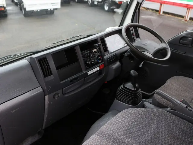 いすゞ エルフ TRG-NJR85A(2WD)の写真30