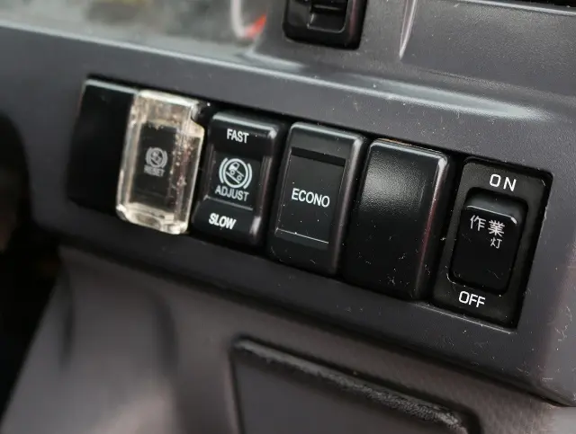 いすゞ エルフ TRG-NJR85A(2WD)の写真34