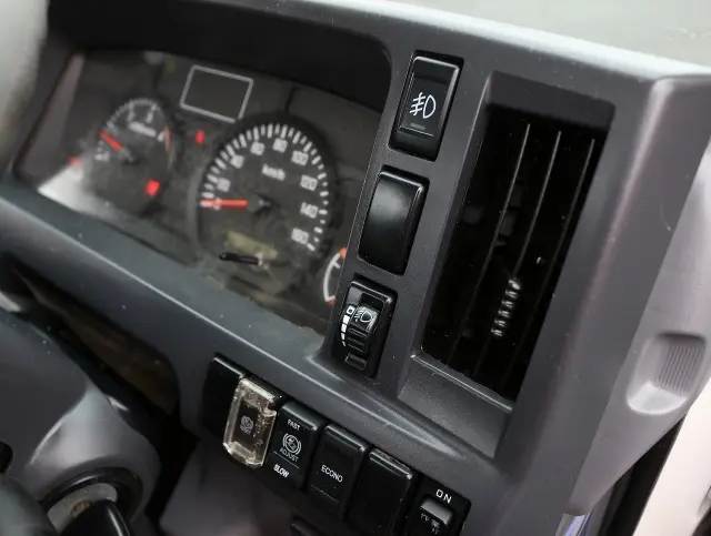 いすゞ エルフ TRG-NJR85A(2WD)の写真36