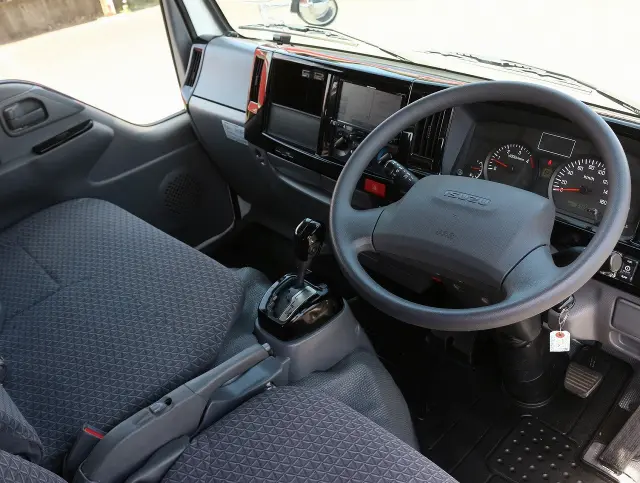 いすゞ エルフ TRG-NJR85A(2WD)の写真27