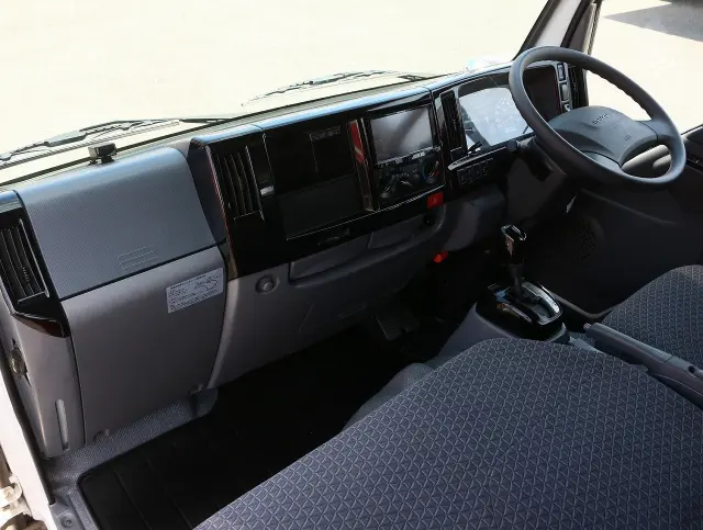 いすゞ エルフ TRG-NJR85A(2WD)の写真28