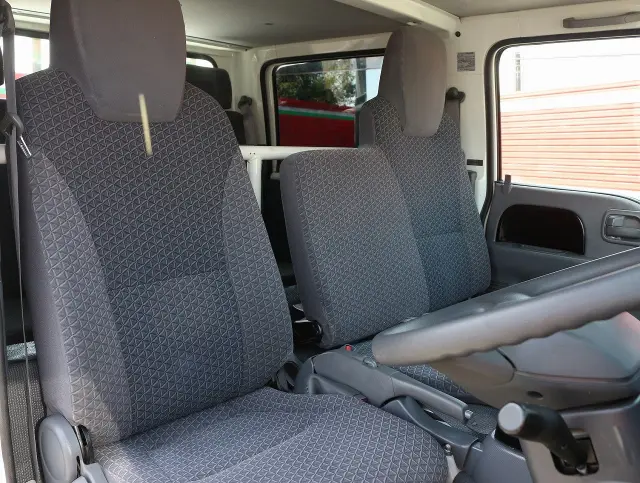 いすゞ エルフ TRG-NJR85A(2WD)の写真30