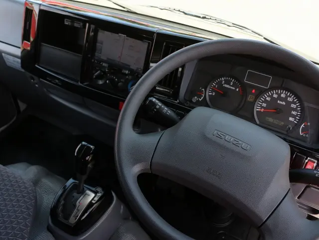 いすゞ エルフ TRG-NJR85A(2WD)の写真31