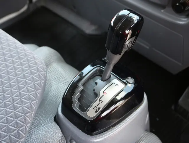 いすゞ エルフ TRG-NJR85A(2WD)の写真32