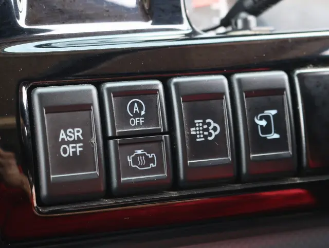 いすゞ エルフ TRG-NJR85A(2WD)の写真37