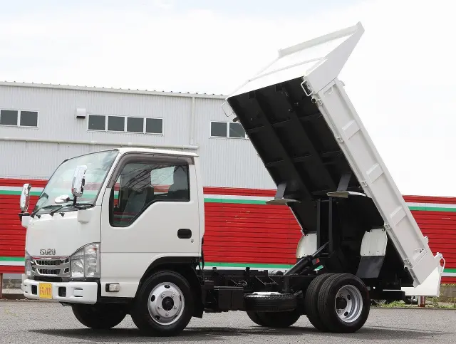 フロント|いすゞ エルフ TPG-NKR85AD(2WD)の写真1