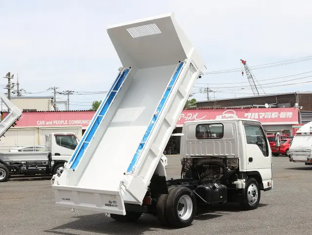 いすゞ エルフ TPG-NKR85AD(2WD)の写真22