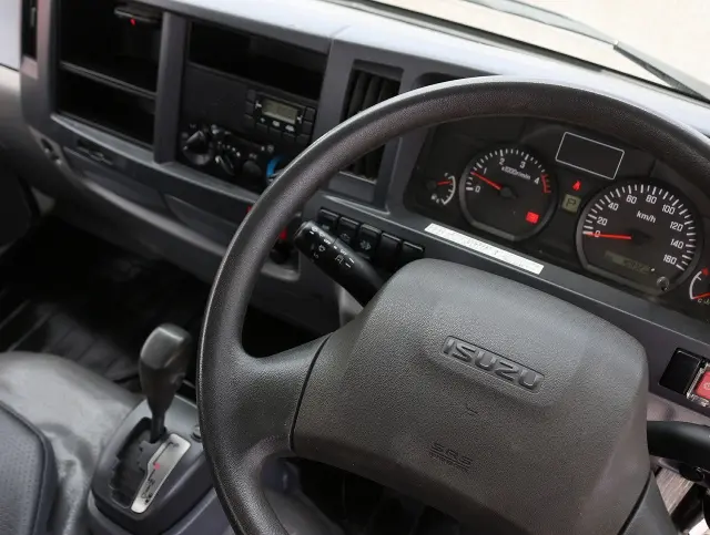 いすゞ エルフ TPG-NKR85AD(2WD)の写真36