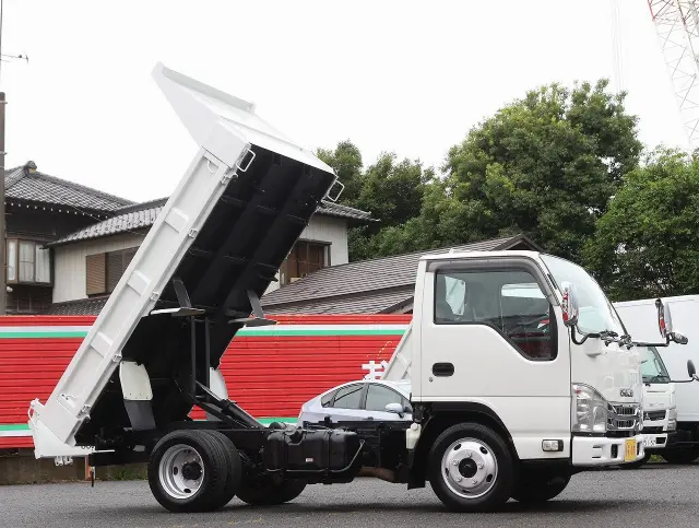 いすゞ エルフ TPG-NJR85AD(2WD)の写真19