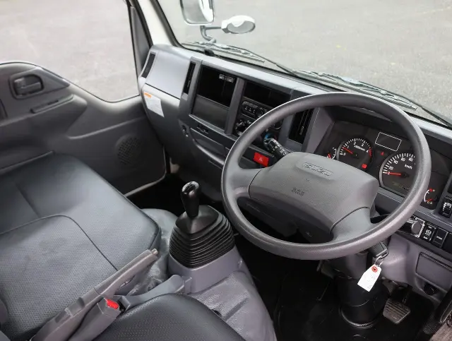 いすゞ エルフ TPG-NJR85AD(2WD)の写真32