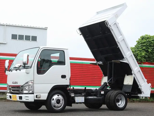 フロント|いすゞ エルフ TPG-NJR85AN(2WD)の写真1