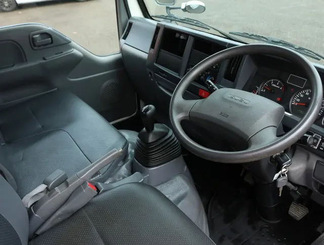 いすゞ エルフ TPG-NJR85AN(2WD)の写真32