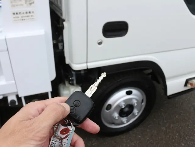 いすゞ エルフ TPG-NJR85AN(2WD)の写真44