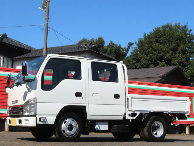 フロント|いすゞ エルフ TPG-NJR85A(2WD)の写真1