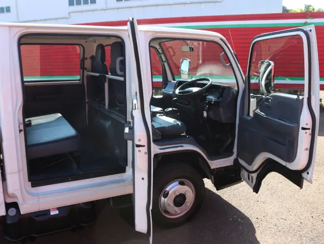 いすゞ エルフ TPG-NJR85A(2WD)の写真34