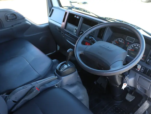 いすゞ エルフ TPG-NJR85A(2WD)の写真35