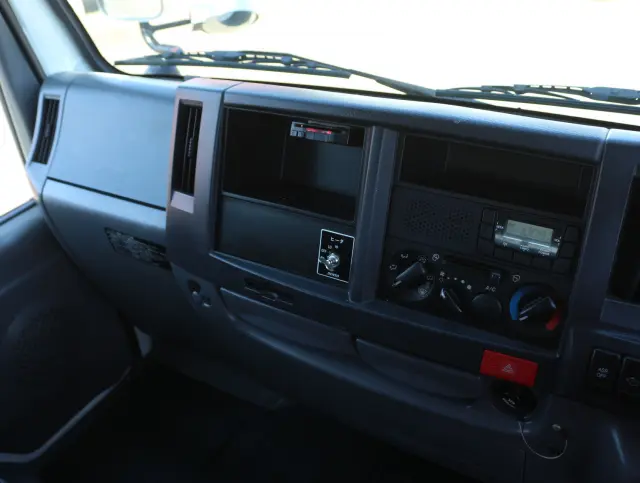 いすゞ エルフ TPG-NJR85A(2WD)の写真39