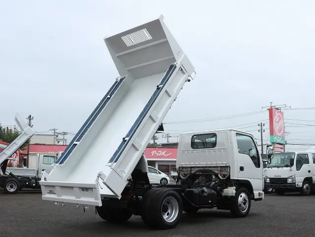 いすゞ エルフ TPG-NJR85AN(2WD)の写真2