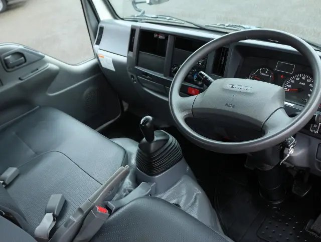 いすゞ エルフ TPG-NJR85AN(2WD)の写真3