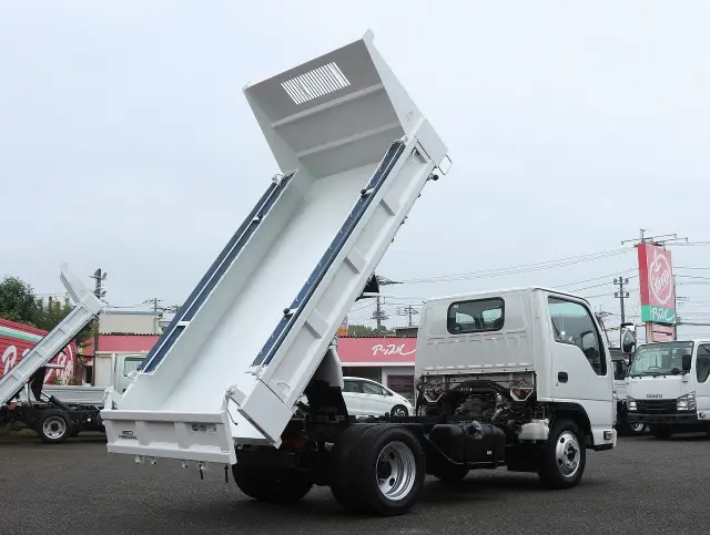 いすゞ エルフ TPG-NJR85AN(2WD)の写真21