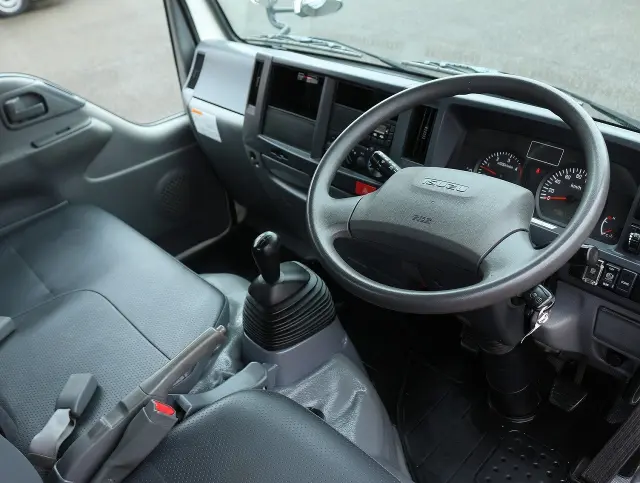 いすゞ エルフ TPG-NJR85AN(2WD)の写真35