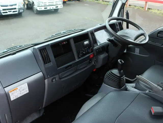 いすゞ エルフ TPG-NJR85AN(2WD)の写真36
