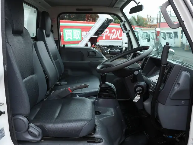 いすゞ エルフ TPG-NJR85AN(2WD)の写真37