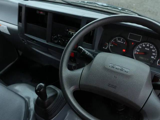 いすゞ エルフ TPG-NJR85AN(2WD)の写真39
