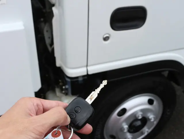 いすゞ エルフ TPG-NJR85AN(2WD)の写真45