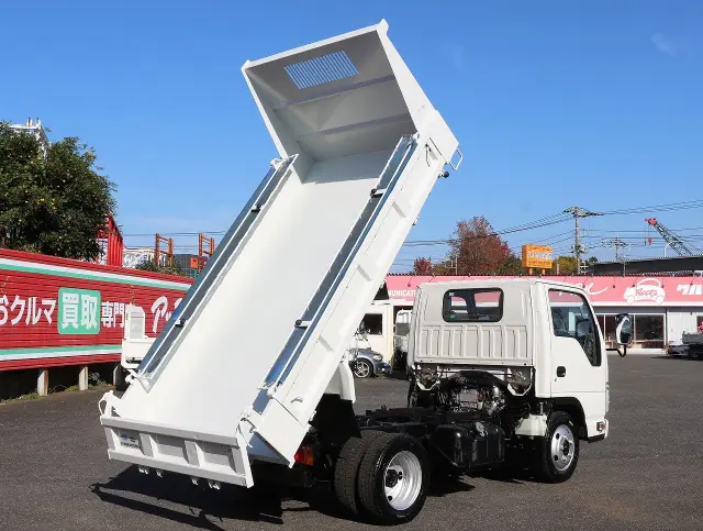 いすゞ エルフ TPG-NJR85AD(2WD)の写真2