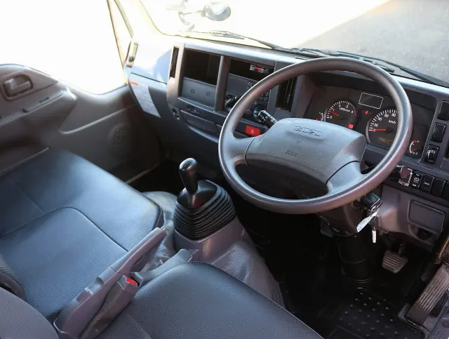 いすゞ エルフ TPG-NJR85AD(2WD)の写真32