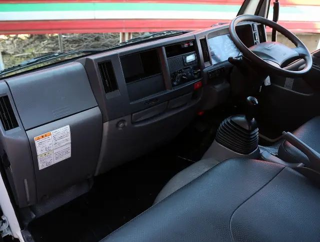 いすゞ エルフ TPG-NJR85AD(2WD)の写真33